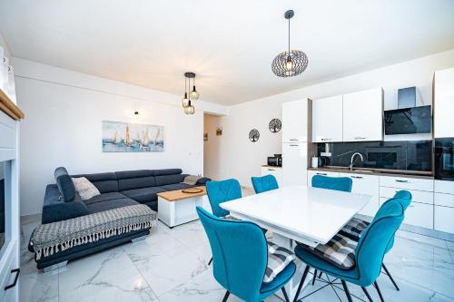 Two-Bedroom Apartment with Balcony image 4