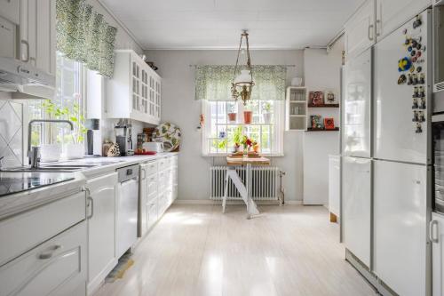 Harmonious family-friendly villa, Stockholm (photo 5)