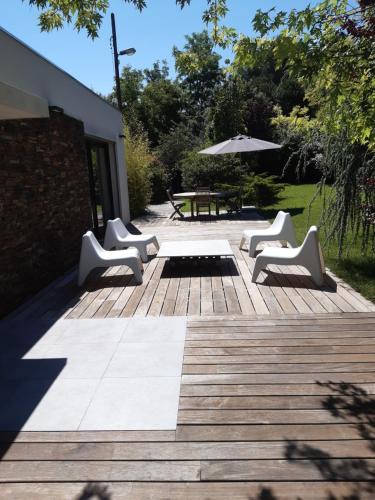 Ecrin de verdure in Saint-Julien