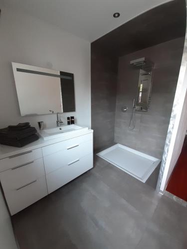 Ecrin de verdure in Saint-Julien