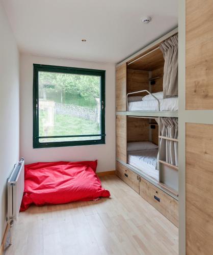 1 bunk bed