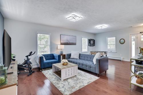 Dotări, Remodeled 4BR w Yard, Fire Pit, Near Camelback in Tannersville