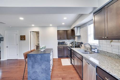 bucătărie, Remodeled 4BR w Yard, Fire Pit, Near Camelback in Tannersville