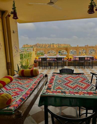 Ételek és italok, Golden Marigold Hotel near Sivatagi Kultúraközpont & Múzeum