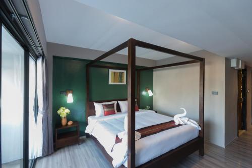 room detail thumbnail 0