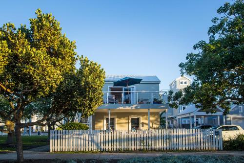 Thesen Island Romance
