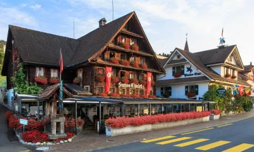 Swiss-Chalet Merlischachen - Historik Chalet-Hotel Lodge in Küssnacht, Schweiz