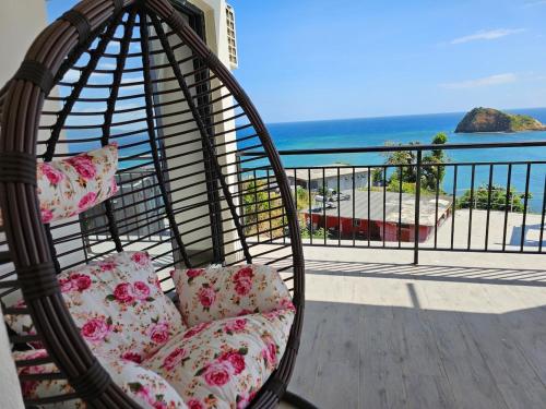 T3 tout confort avec vue panoramique in 치코니