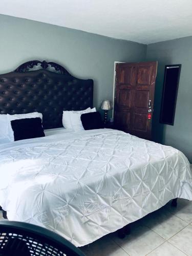 Hill View Villas in Plantation Village