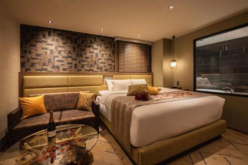 room detail thumbnail 1