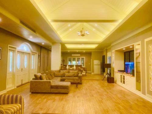 北碧 Na Khwae Villa Riverside 4星级 民宿 大堂