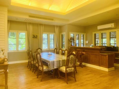 北碧 Na Khwae Villa Riverside 4星级 民宿 泳池