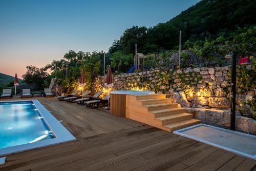 Villa ANKICA with heated pool in Mihanici