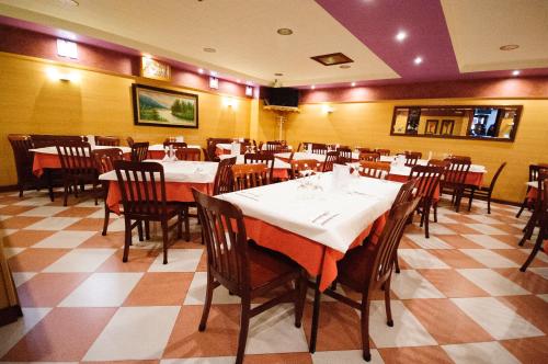 Hostal Restaurante la Trucha - image 7