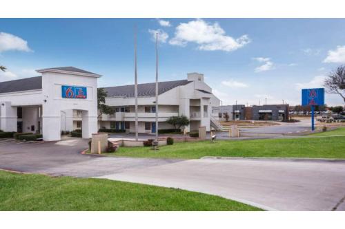 Studio 6  Irving, TX - Irving DFW Airport East – Irving, TX