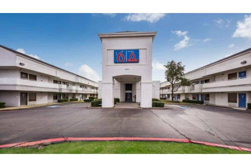 Studio 6  Irving, TX - Irving DFW Airport East – Irving, TX