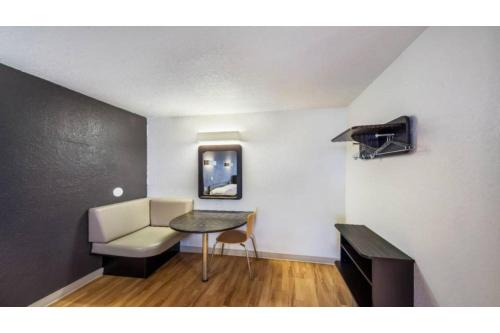 Studio 6  Irving, TX - Irving DFW Airport East – Irving, TX