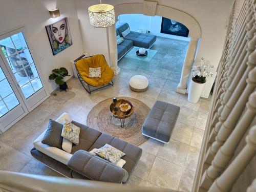 Villa Prestige 5 etoiles & T1, Piscine, Jacuzzi, cinema & Vue in Mourets