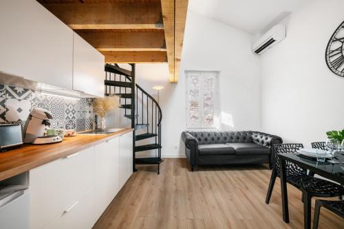 Évasion en duplex au cœur de la vieille ville - Location saisonnière - Saint-Laurent-du-Var