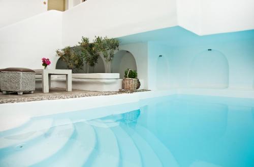 สระว่ายน้ำ, Altana Boutique Hotel in ไทโนซ