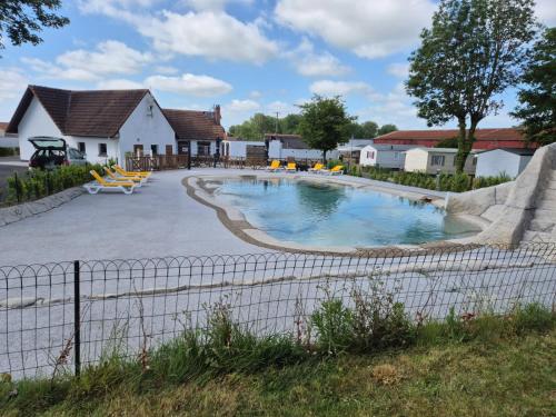 مسبح, Mobil Home Le Salicorne in نواييل سور مير