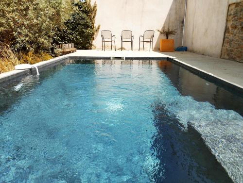 Very Chic Townhouse with Pool and Garage