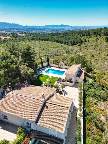 Villa Prestige 5 etoiles & T1, Piscine, Jacuzzi, cinema & Vue in Mourets