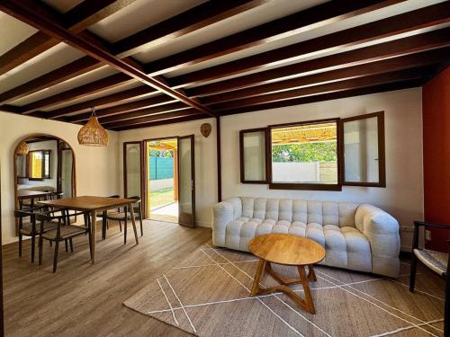 Maison au charme créole - Accès privé à la plage - Location saisonnière - L'Étang-Salé