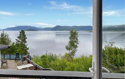 . 1 Bedroom Amazing Home In Tingvoll