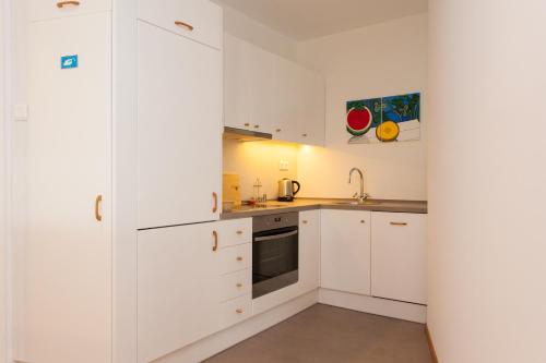 Nakos Homes Luxury Apartment-Acropolis Area - image 8