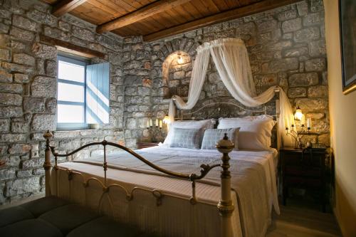 Εn Plo Luxury Suites in Oitilo
