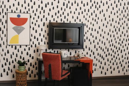 Deluxe Double or Twin Room image 8