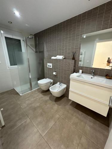 Villa 5 BDR en San Juan playa – khách sạn tại L'Albufereta