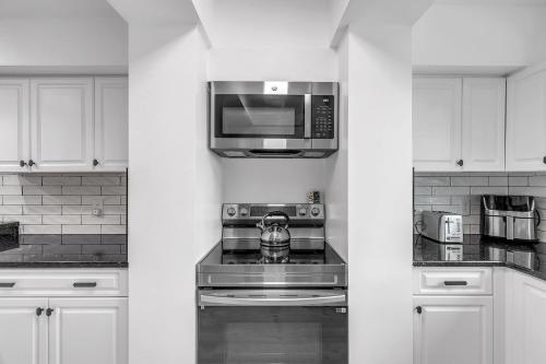 Serenity By The Sea - Amazing beach front townhome - image 6