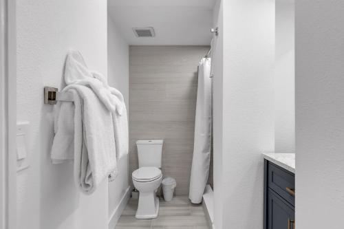 Serenity By The Sea - Amazing beach front townhome - image 5