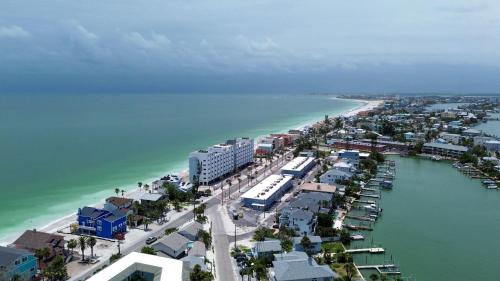 Serenity By The Sea - Amazing beach front townhome - image 9