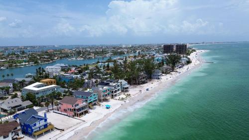 Serenity By The Sea - Amazing beach front townhome - image 8