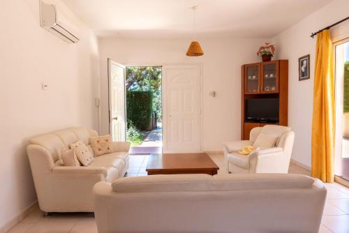 Villa Katerina, Private Pool, Garden & 3 Ensuite Bedrooms, Pegeia (fotografie 3)