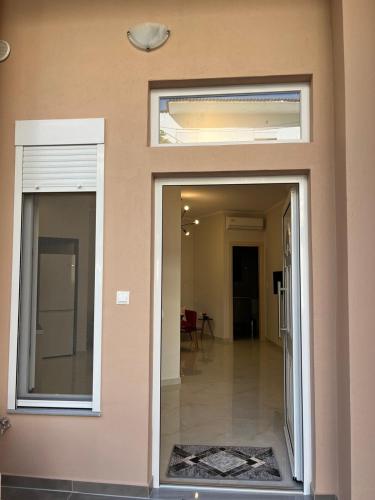 Home-1611 in Paramythia