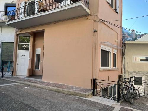 Home-1611 in Paramythia