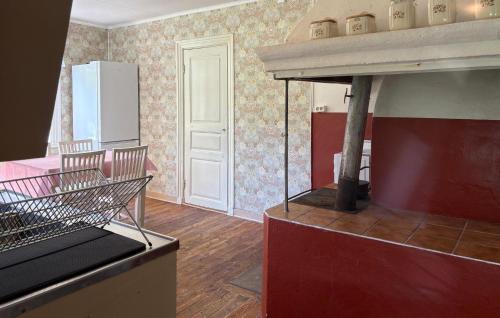 virtuve, 4 Bedroom Gorgeous Home In Vikbolandet in Arkosund