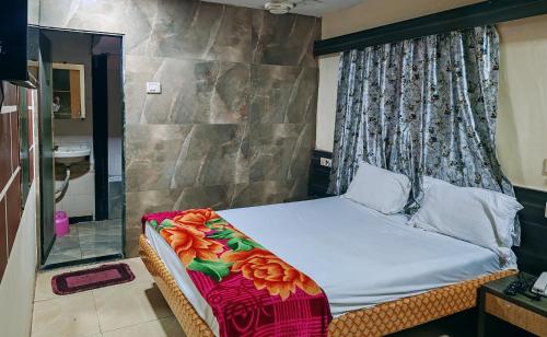 Hotel Kolkar in ปันเวล