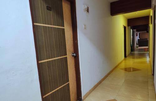 Hotel Kolkar in ปันเวล