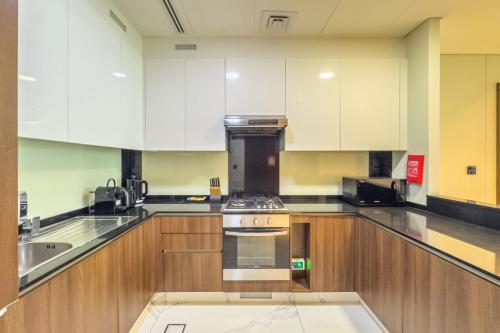 Downtown Suite l Elegant 1BR with Canal & City View l Central l Near Dubai Mall, Dubai (Foto 7)