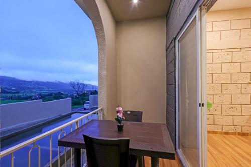 Breeze Resort Panhala , Swimming Pool, Just 5 Minutes From Panhala! in Panhala