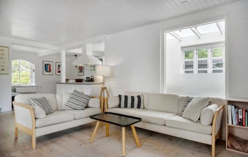  3 Bedroom Cozy Home In Højby in Højby
