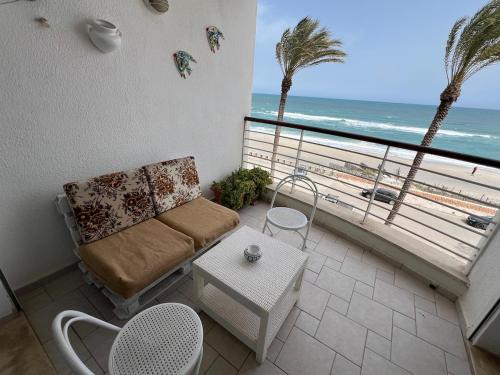 Front sea balcony mahdia in Hiboun