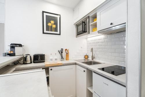 One-Bedroom Apartment image 1