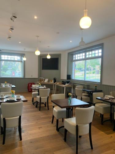 อาหารและเครื่องดื่ม, The Bat and Ball  in แคนเทอร์บิวรี