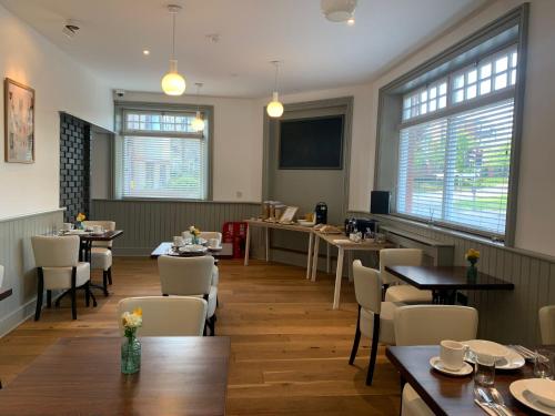 อาหารและเครื่องดื่ม, The Bat and Ball  in แคนเทอร์บิวรี